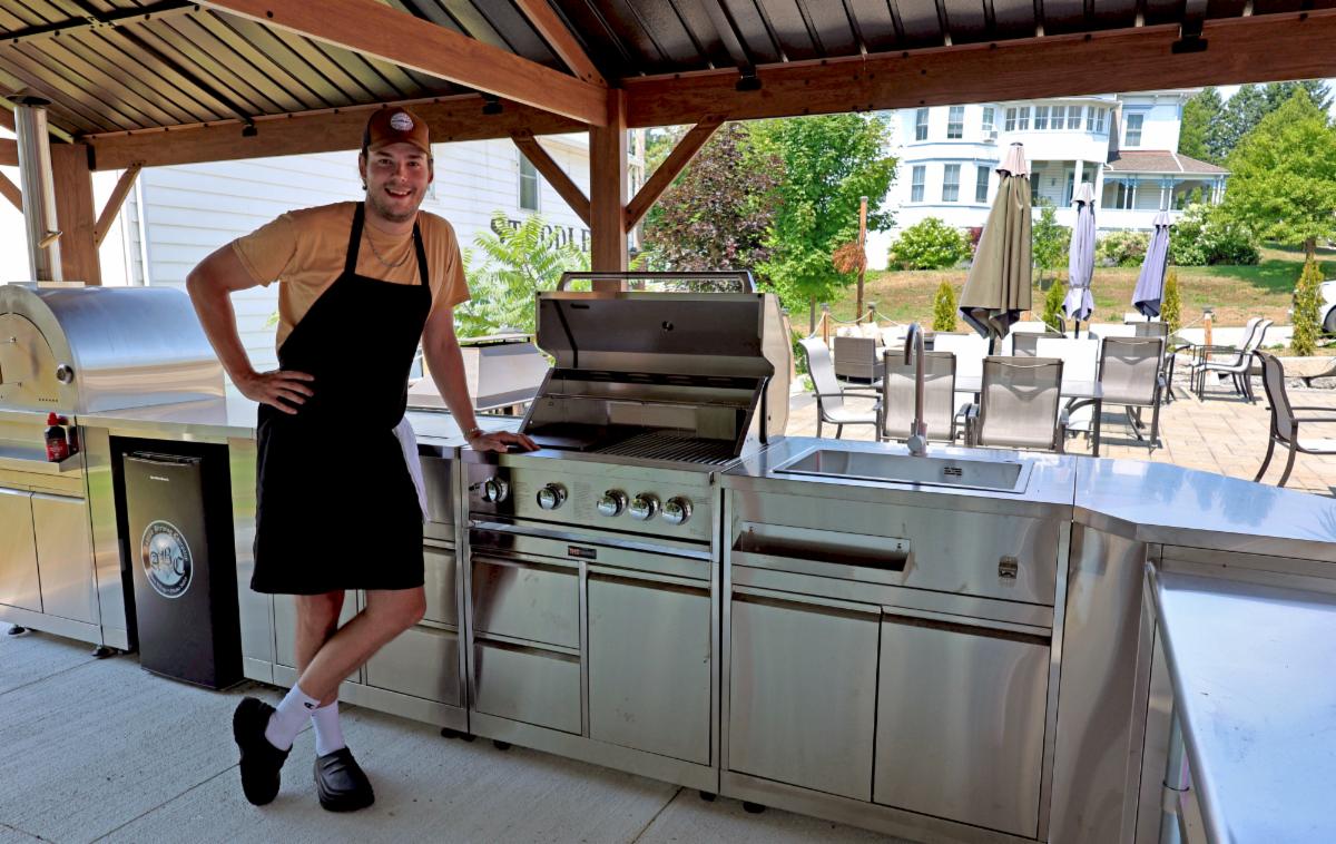 1LeedsGrenville RideauLakes StoodleysOutdoorKitchen