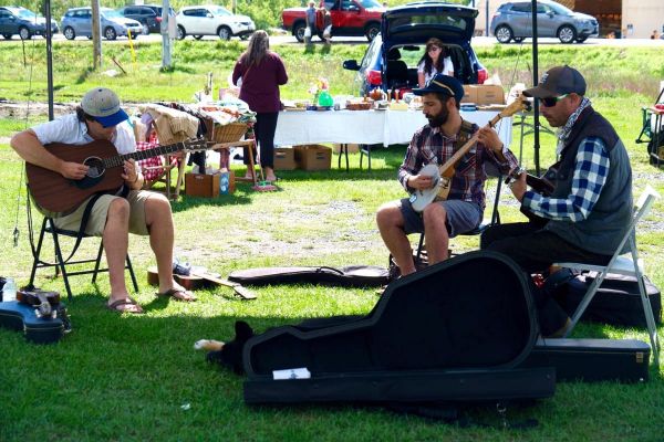 crosby-mrkt-musicians-fall-ro544BC393-AEC6-F642-B244-4D6E8A8AA317.jpg