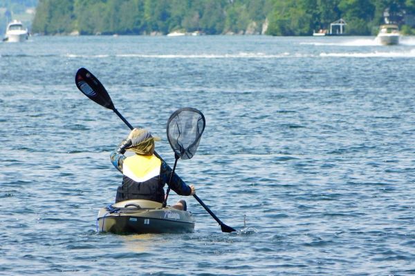 kayaker-narrows-0002-trm8B0C01B2-A2CA-E7D4-9C2B-50669A919C35.jpg