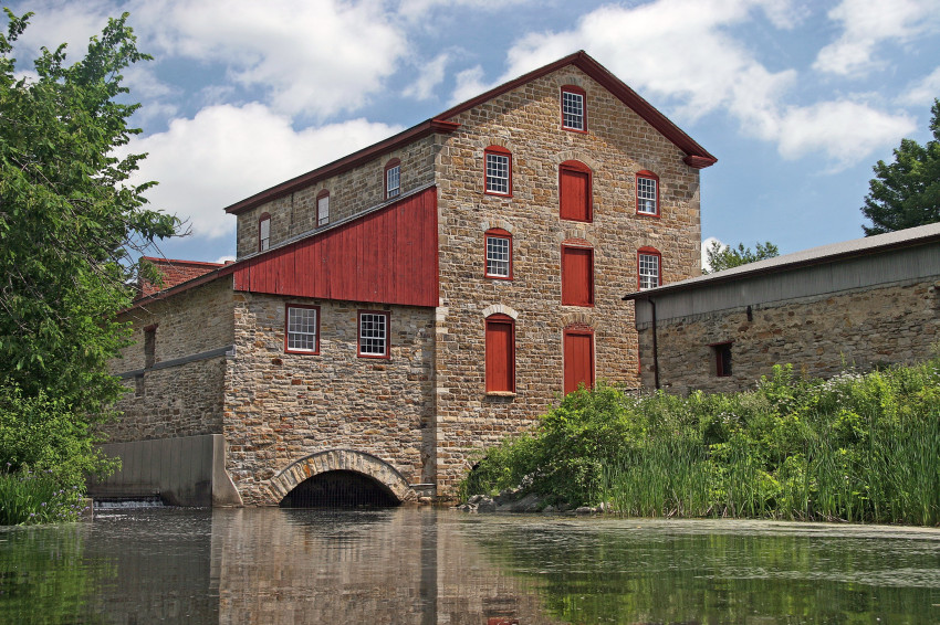 Mill_Historic Site_Old Stone Mill_Sign with arrow_Exterior_Delta_November 2021_Full Permissions_Marie White.jpg