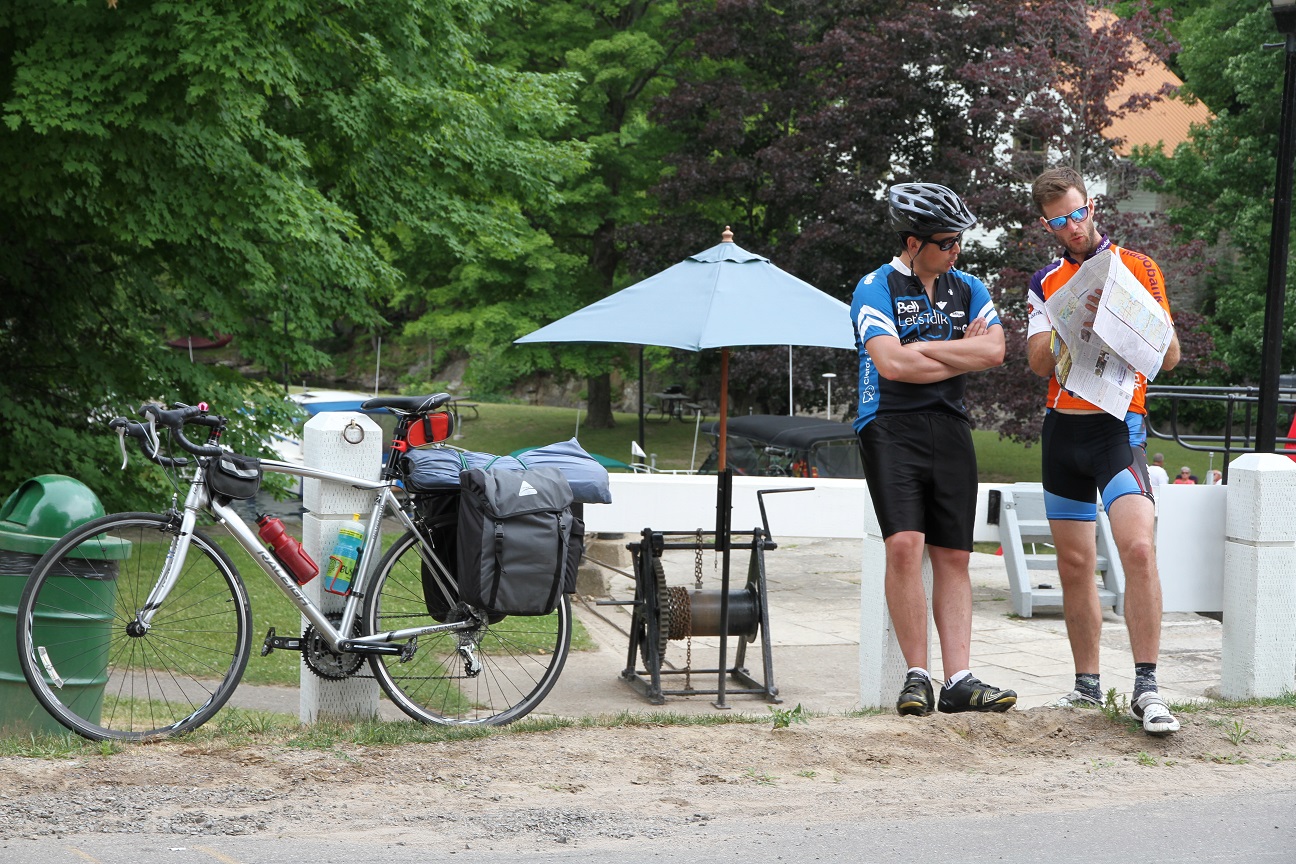 Cyclists with Map AMF