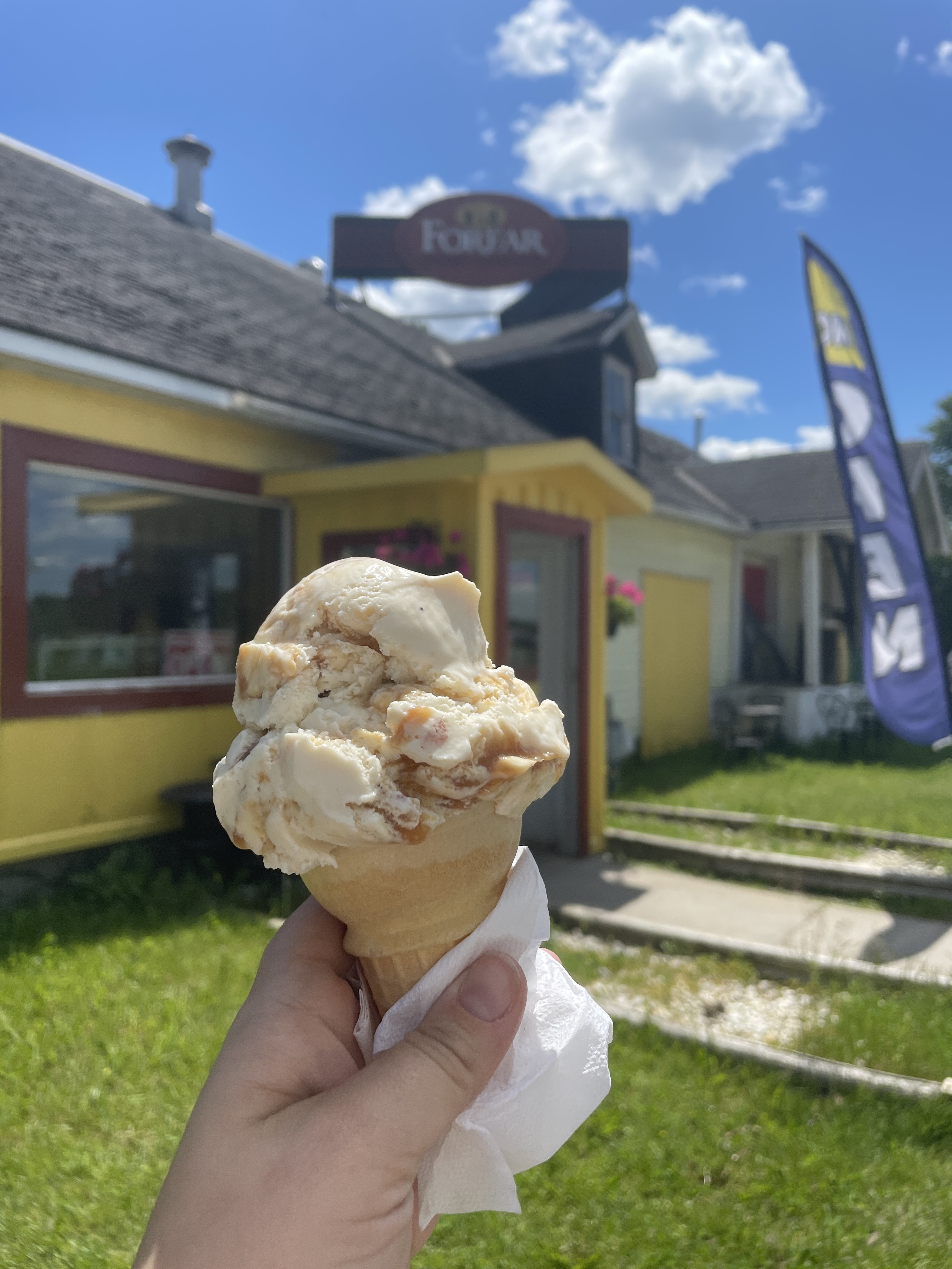 Dining Forfar Dairy and Sunflower Bake Shop Ice Cream Exterior photo by Lindsay Medeiros Summer 2022 Portland Retail
