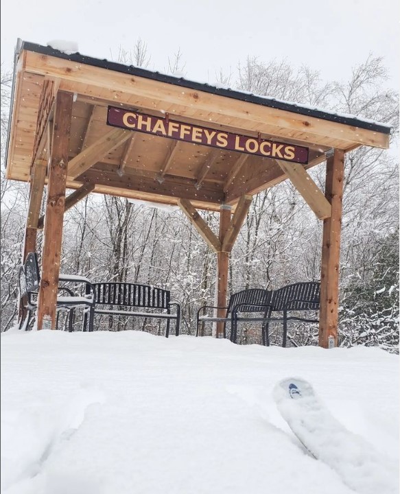 Simmons Cottages Instagram Cross Country Skiing on the Cataraqui Trail in Chaffeys Lock