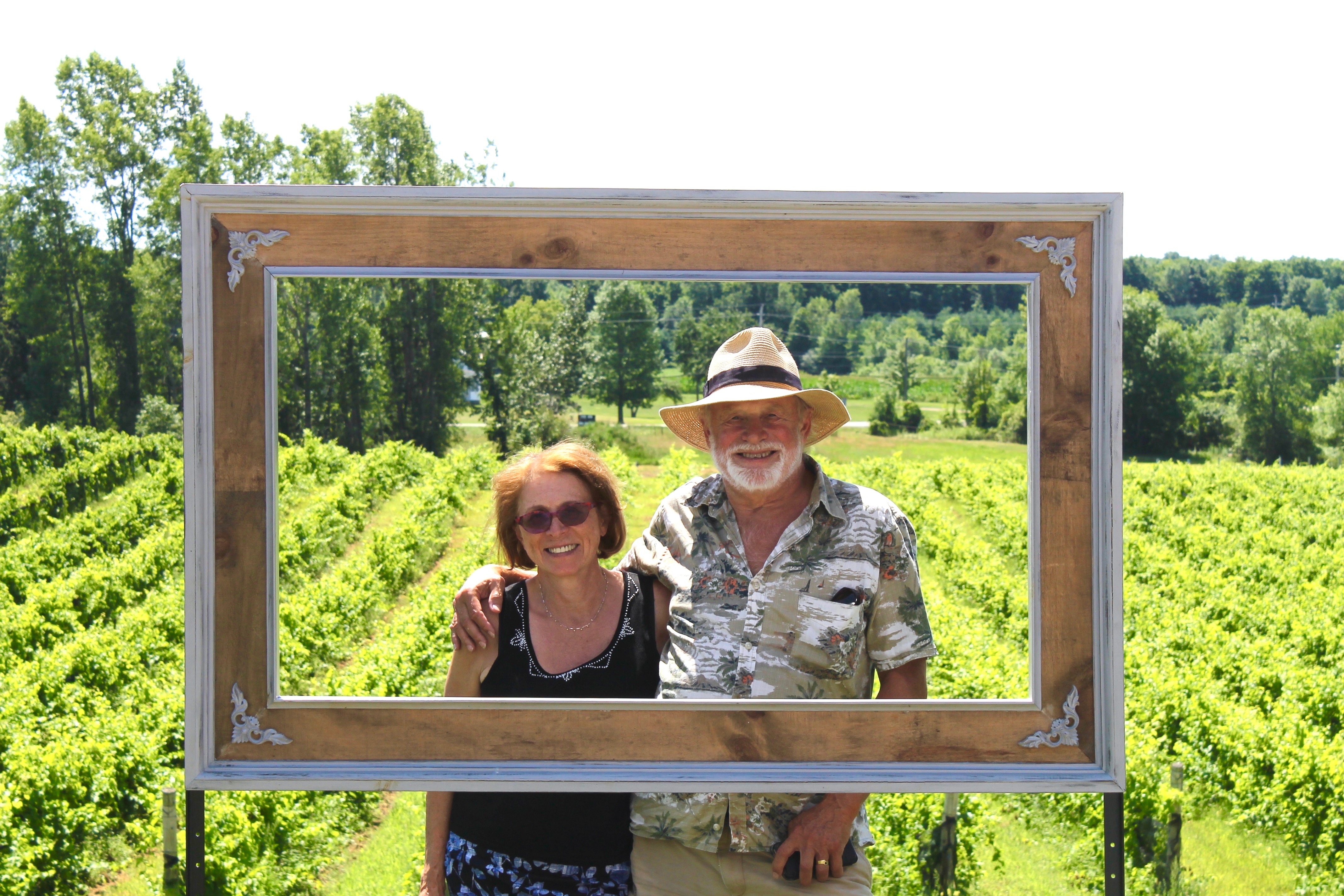 Winery couple Frame TRM