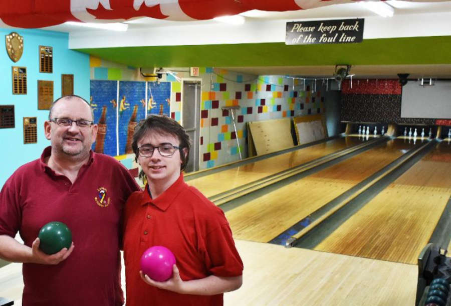 Elgin Bowling Lanes keeping sport alive