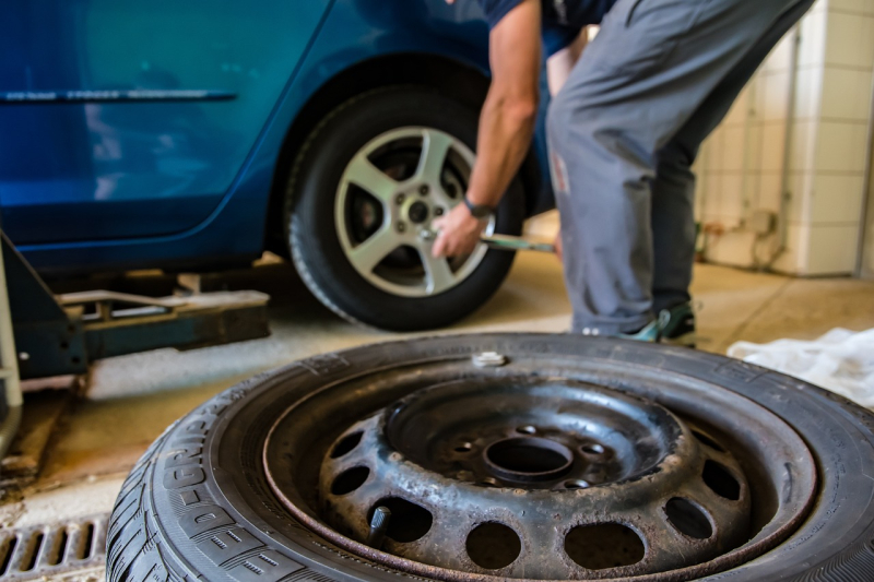 Winter Tire and Auto Shops with a Smile in Rideau Lakes